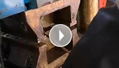 辰力公司鋼絲繩壓套機(jī)操作簡單，容易上手，看美女操作的多專業(yè)